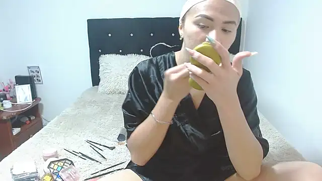Snapshot of giuliana_andrade chatting on October 23, 1:20 am giuliana andrade online show from October 23, 1:20 am