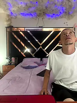 Brianna Trans00 online show from December 21, 6:35 pm