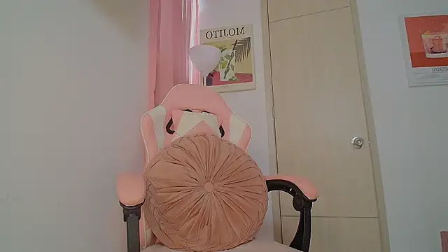 emmily forev3r online show from December 2, 7:39 pm