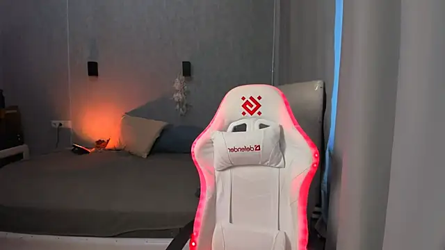 Kleo Godde online show from October 12, 4:37 am