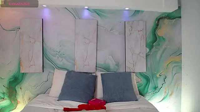 Aniie Doll online show from April 2, 8:29 pm