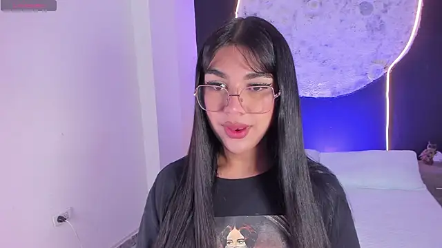 RoseCassie online show from November 28, 1:23 pm