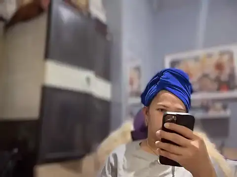 SophiaCourthaway online show from April 11, 7:39 pm