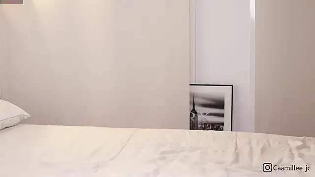 caamillee  online show from April 24, 7:17 pm