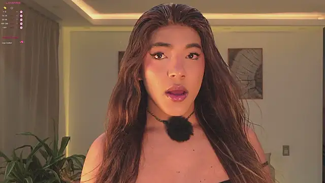 cinnamon crisss online show from April 18, 11:27 pm