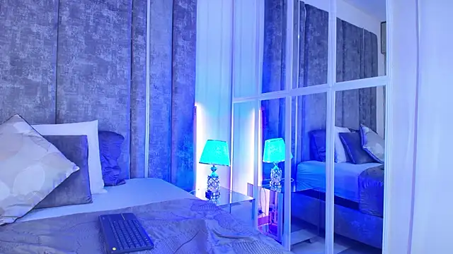 AliDiaz  online show from March 18, 7:24 pm