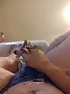 bailey4203 online show from June 25, 1:48 pm