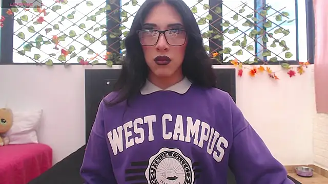 Snapshot of madison__rey chatting on March 16, 2:19 pm madison  rey online show from March 16, 2:19 pm