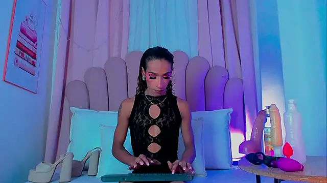 NicoleMadrird online show from September 18, 3:34 am