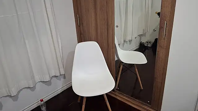 kayleesims  online show from April 10, 11:43 pm