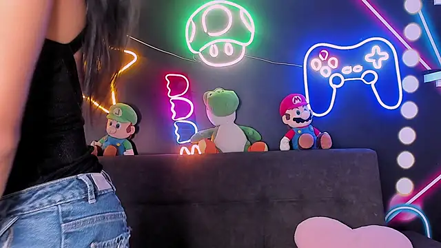 TiffValentinee  online show from September 8, 8:18 pm