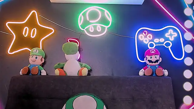 TiffValentinee  online show from September 9, 8:40 pm