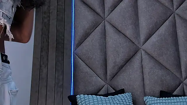 TiffValentinee  online show from September 16, 8:02 pm