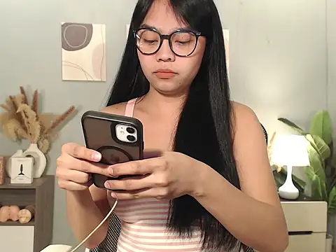 HotAsianGabby69 online show from April 20, 8:27 am