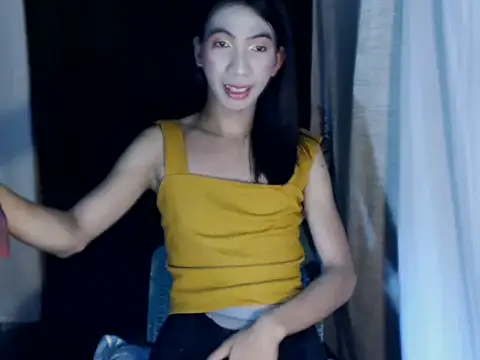 Snapshot of xyourdreamtrans chatting on September 30, 2:44 am xyourdreamtrans online show from September 30, 2:44 am