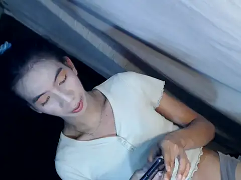 Snapshot of xyourdreamtrans chatting on October 1, 4:46 am xyourdreamtrans online show from October 1, 4:46 am