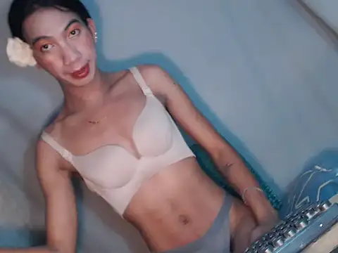 xyourdreamtrans online show from February 25, 2:16 am