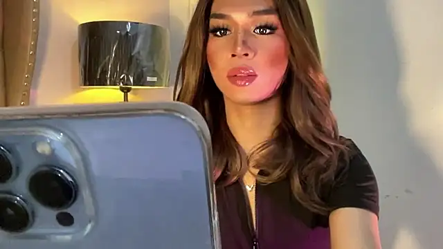 Snapshot of solana_imani chatting on October 22, 5:48 pm solana imani online show from October 22, 5:48 pm