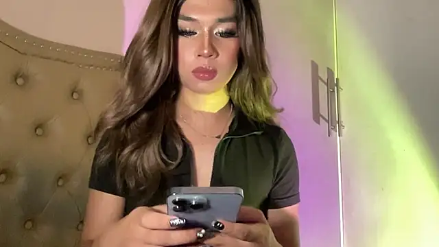 solana imani online show from November 26, 12:02 am