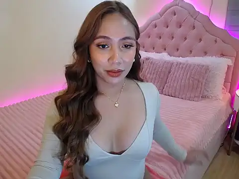 ur seductivelaura online show from March 9, 6:50 am