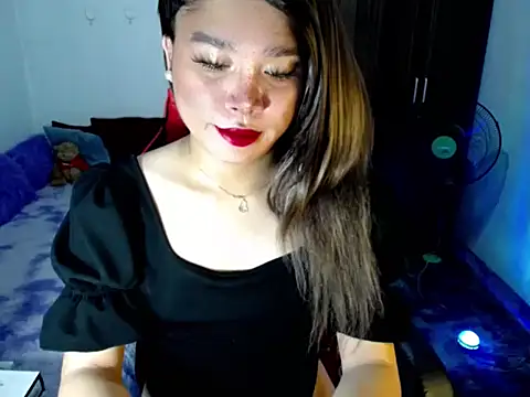 Urassiansweetcummer online show from April 21, 2:26 am