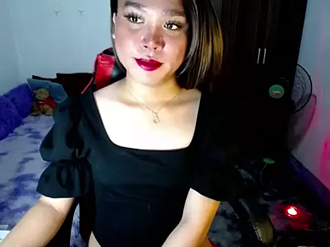 Urassiansweetcummer online show from April 21, 2:51 am