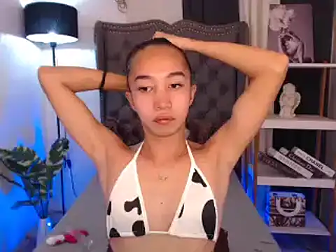 Snapshot of Sweet_kittyxx chatting on October 25, 8:09 am Sweet kittyxx online show from October 25, 8:09 am