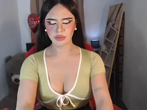 RebeccaTs online show from April 28, 11:15 am