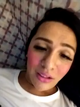 enoria1992 online show from April 17, 5:54 am