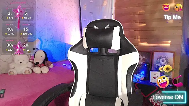 TssluttyNikka online show from April 9, 7:47 am