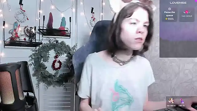 aestheticbeing online show from December 20, 7:36 am