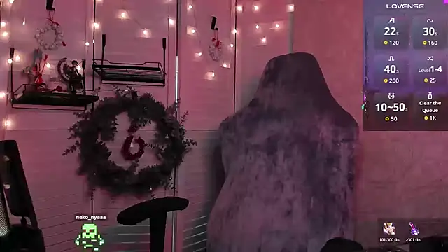 aestheticbeing online show from December 21, 12:33 pm