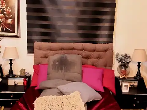 UrnextDoorTS online show from April 21, 5:03 am