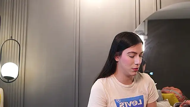 Ariaa Isabell online show from March 12, 6:35 pm