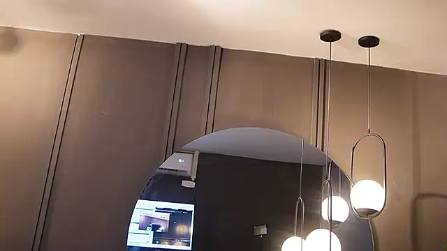 Ariaa Isabell online show from April 22, 6:37 pm