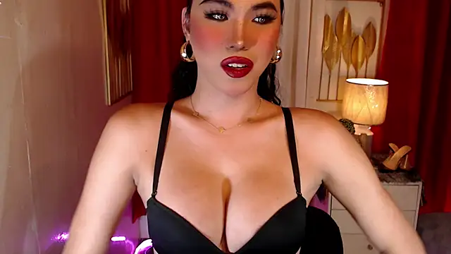 Snapshot of _AsianHinata_ chatting on October 23, 12:58 am AsianHinata online show from October 23, 12:58 am