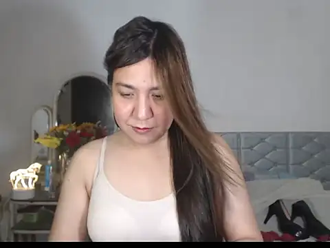 stellahugeX online show from December 1, 5:15 pm