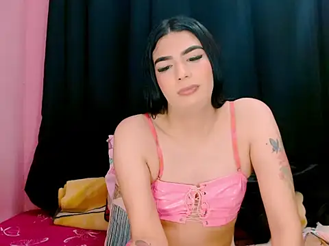 Snapshot of _crystal23_ chatting on October 5, 4:57 am  crystal23  online show from October 5, 4:57 am