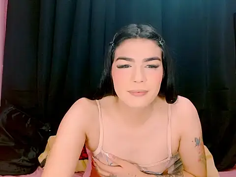 Snapshot of _crystal23_ chatting on October 25, 4:29 am  crystal23  online show from October 25, 4:29 am