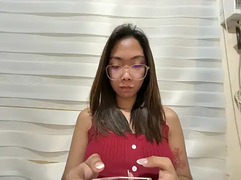 Sluttgwen69 online show from March 11, 2:21 pm