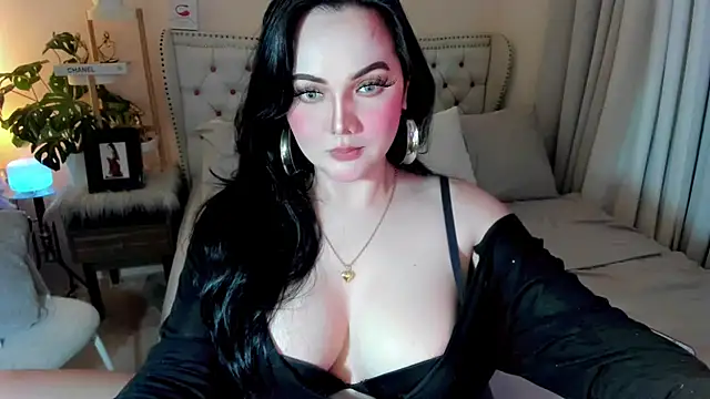 Snapshot of SweetHoney369 chatting on October 24, 3:00 am SweetHoney369 online show from October 24, 3:00 am