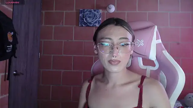 Snapshot of Andrea_camilaaa chatting on October 7, 3:46 pm Andrea camilaaa online show from October 7, 3:46 pm