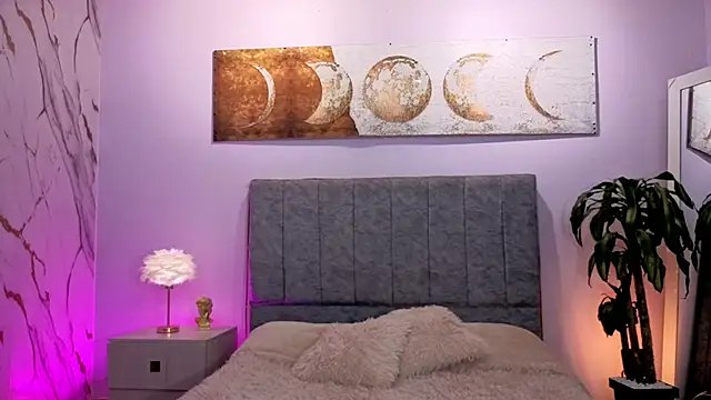 antonellastar24  online show from April 6, 8:09 pm