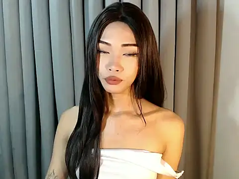 holyakiesha online show from April 5, 2:26 pm