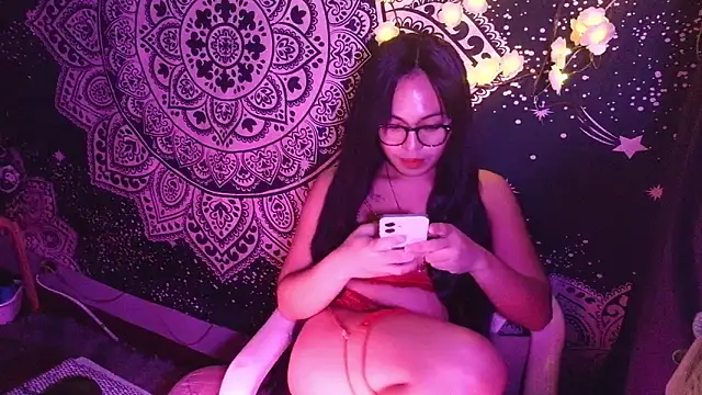 Madylinebigcock69 online show from March 4, 9:19 pm