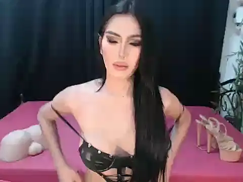 DisneyPrincess online show from October 31, 8:17 pm