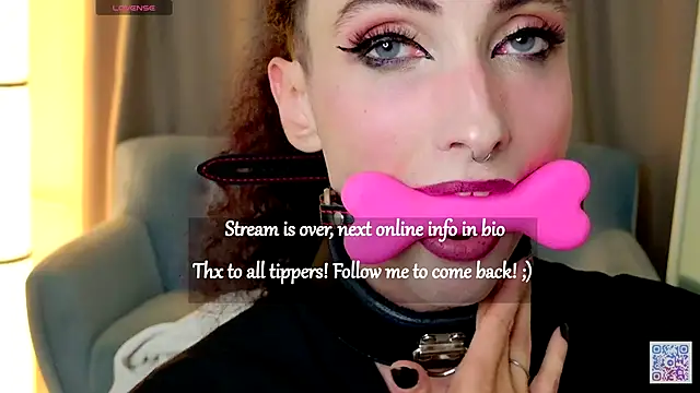 Queen of tease online show from October 4, 9:04 pm