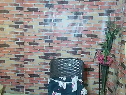 YourHotPinayTS online show from February 5, 11:15 am