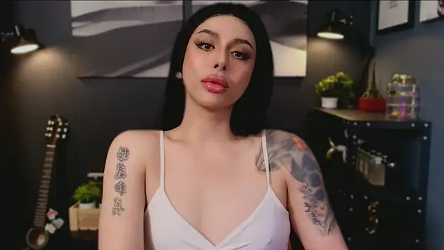 LUNACOCKSLAYER online show from November 9, 3:40 am