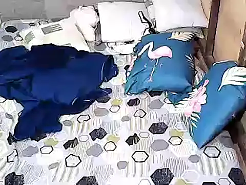 xxhottinybabe online show from April 21, 2:48 am